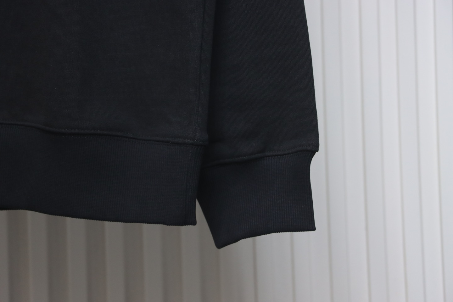 Louis Vuitton 24Fw Leather Label Letter Embroidery Round Neck Sweatshirt Black