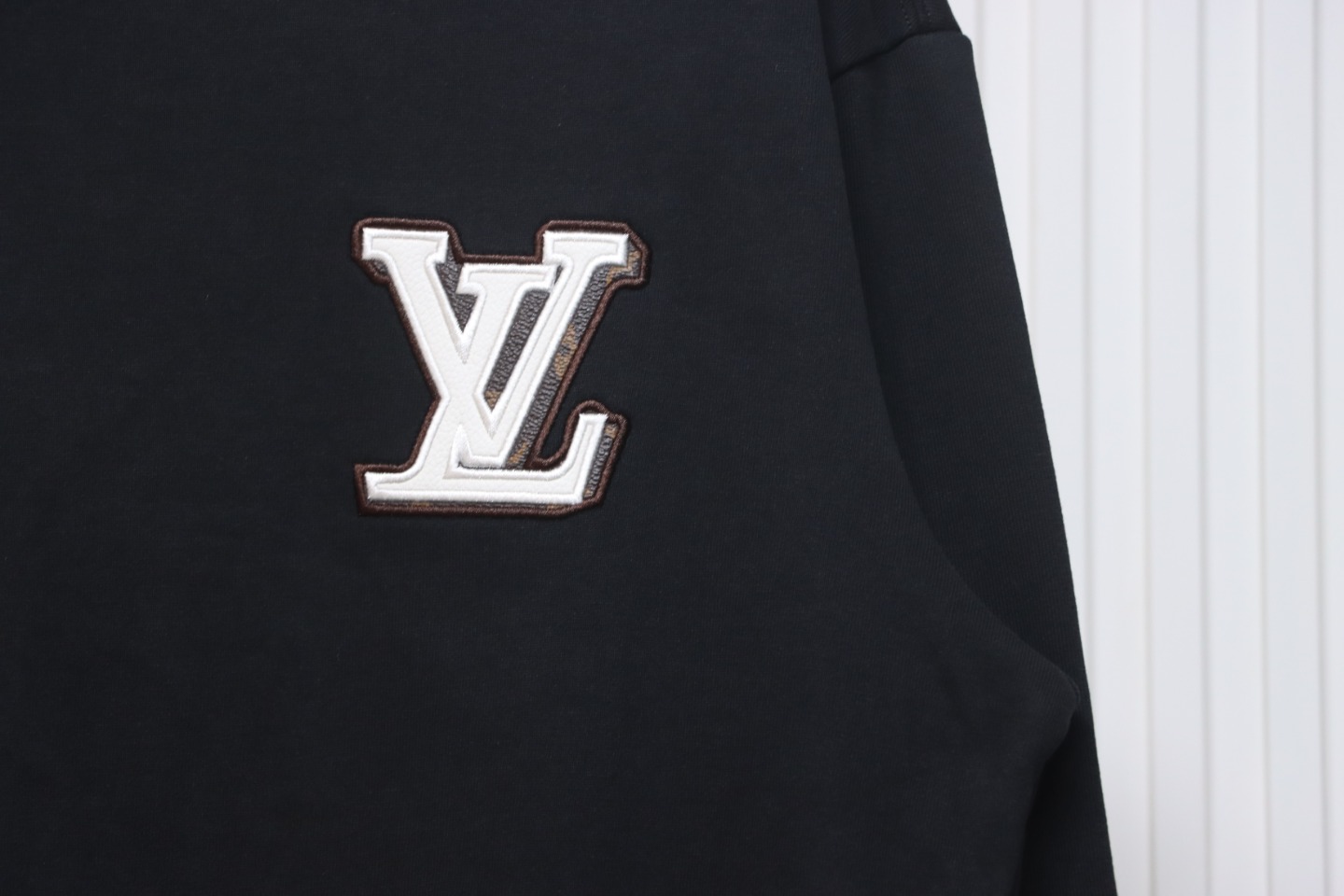 Louis Vuitton 24Fw Leather Label Letter Embroidery Round Neck Sweatshirt Black