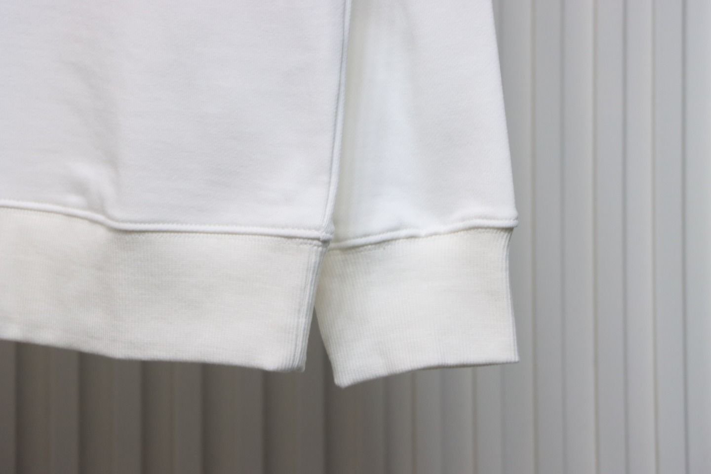 Louis Vuitton 24Fw Leather Label Letter Embroidery Round Neck Sweatshirt White