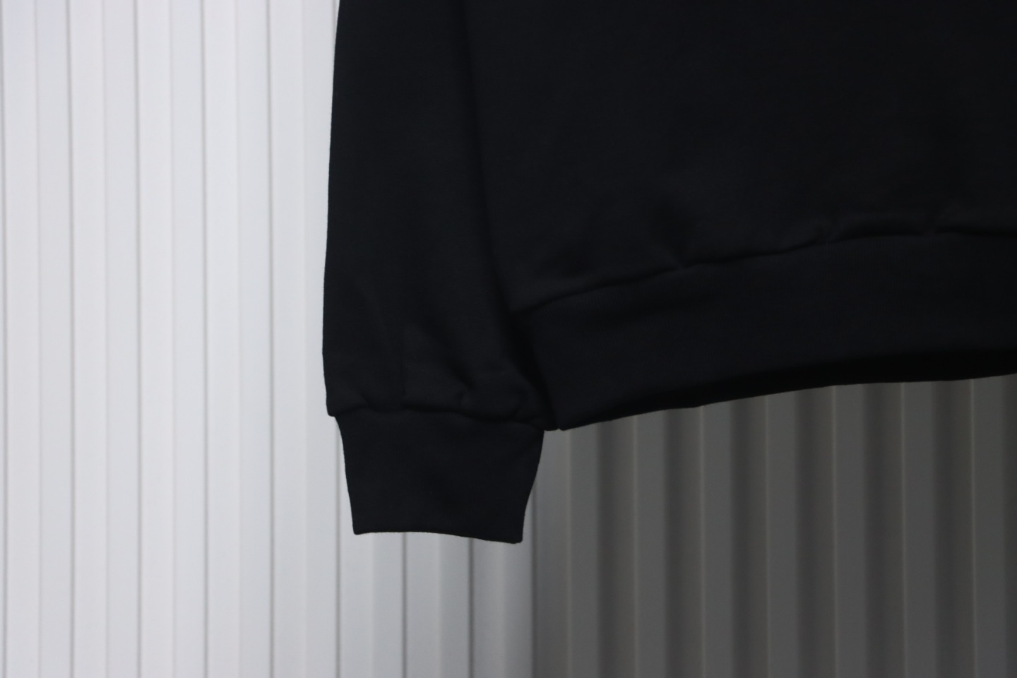 Louis Vuitton Neck Letter Towel Embroidered Round Neck Sweatshirt Black