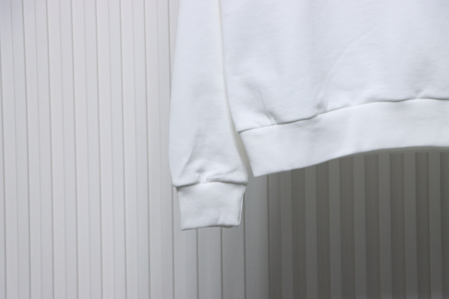 Louis Vuitton Neck Letter Towel Embroidered Round Neck Sweatshirt White