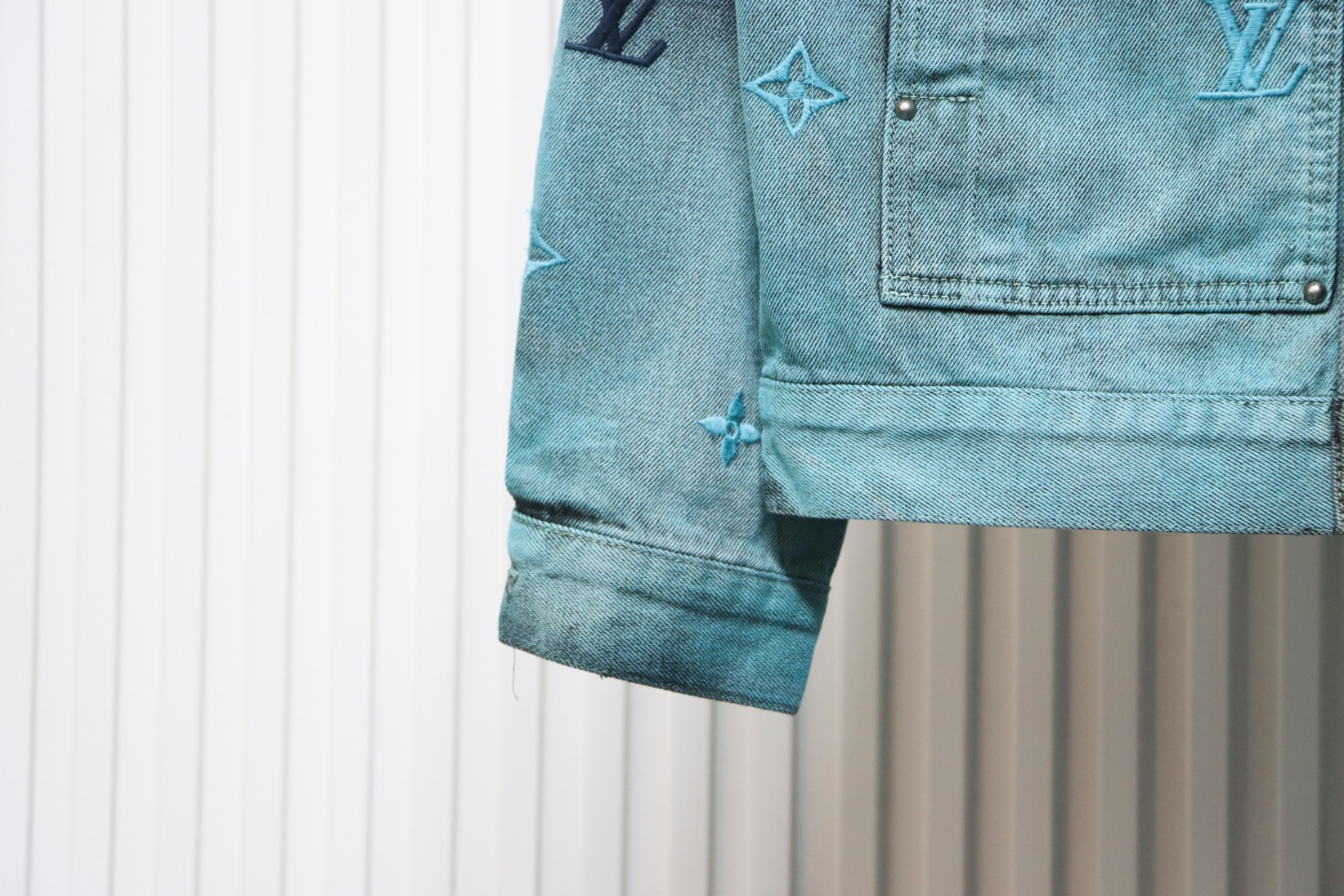 Louis Vuitton 24Fw All-Over Embroidered Monogram Gradient Washed Denim Jacket