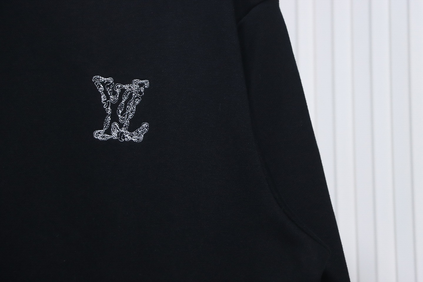 Louis Vuitton 24Fw Embroidered LOGO Round Neck Sweatshirt Black