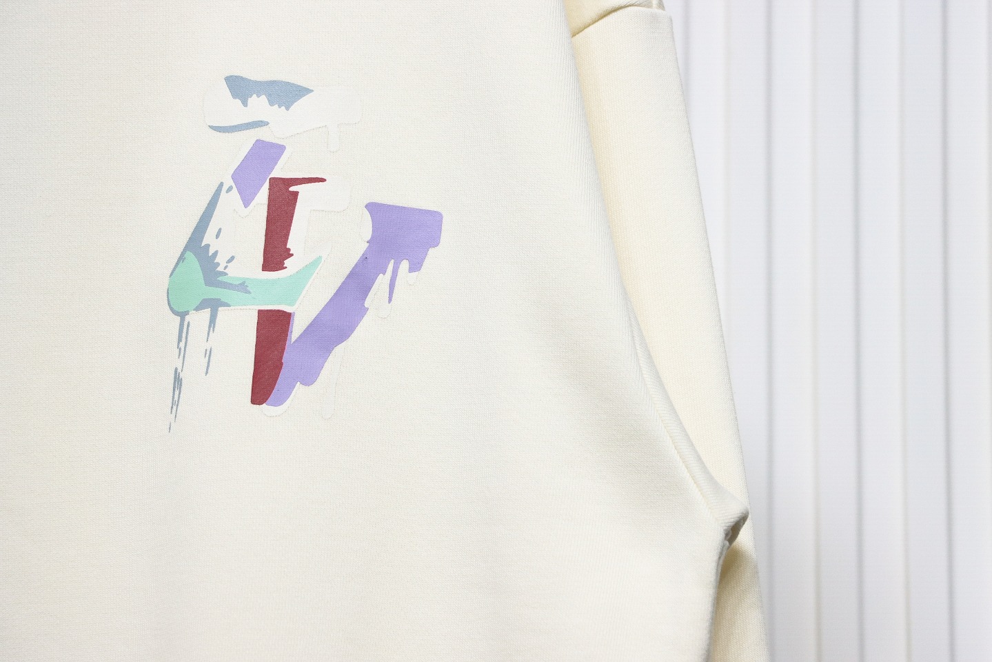 Louis Vuitton 24Fw Graffiti Letters Printed Crewneck Sweatshirt Beige