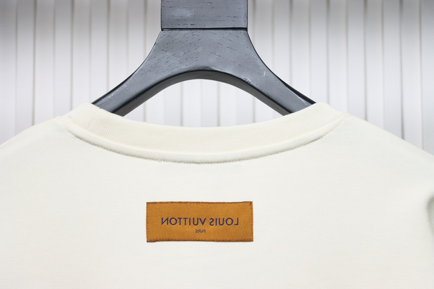 Louis Vuitton 24Fw Graffiti Letters Printed Crewneck Sweatshirt Beige