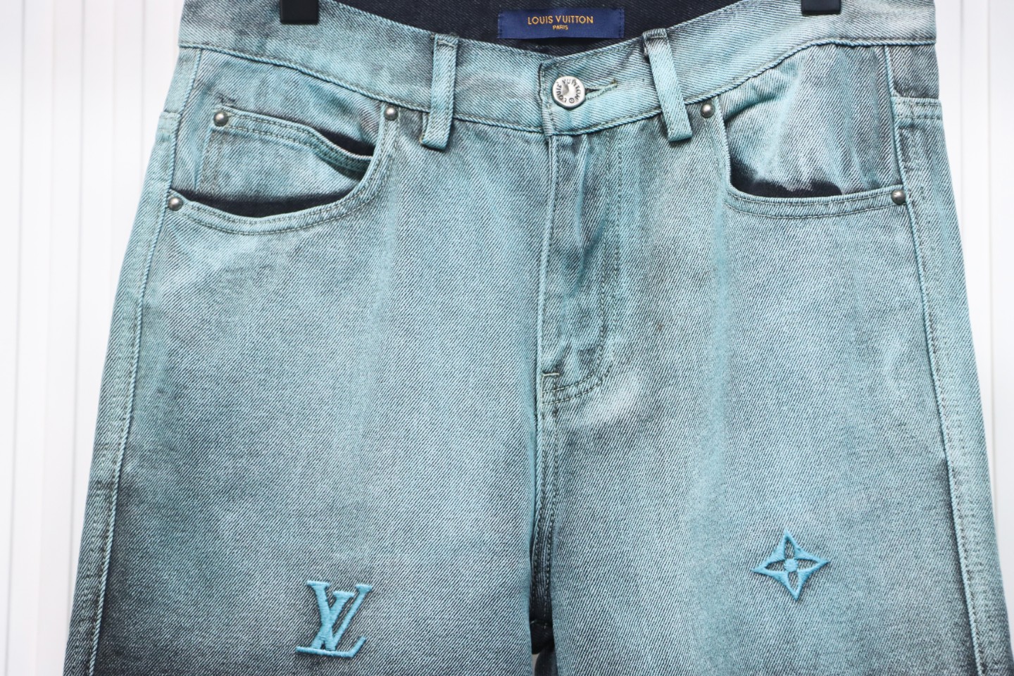 Louis Vuitton 24Fw All-Over Embroidered Monogram Gradient Washed Jeans
