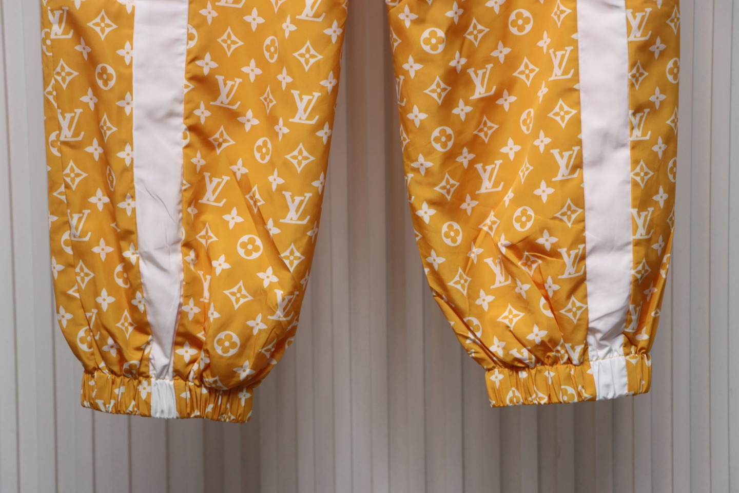 Louis Vuitton 24Fw All Over Print Monogram Contrast Color Trousers