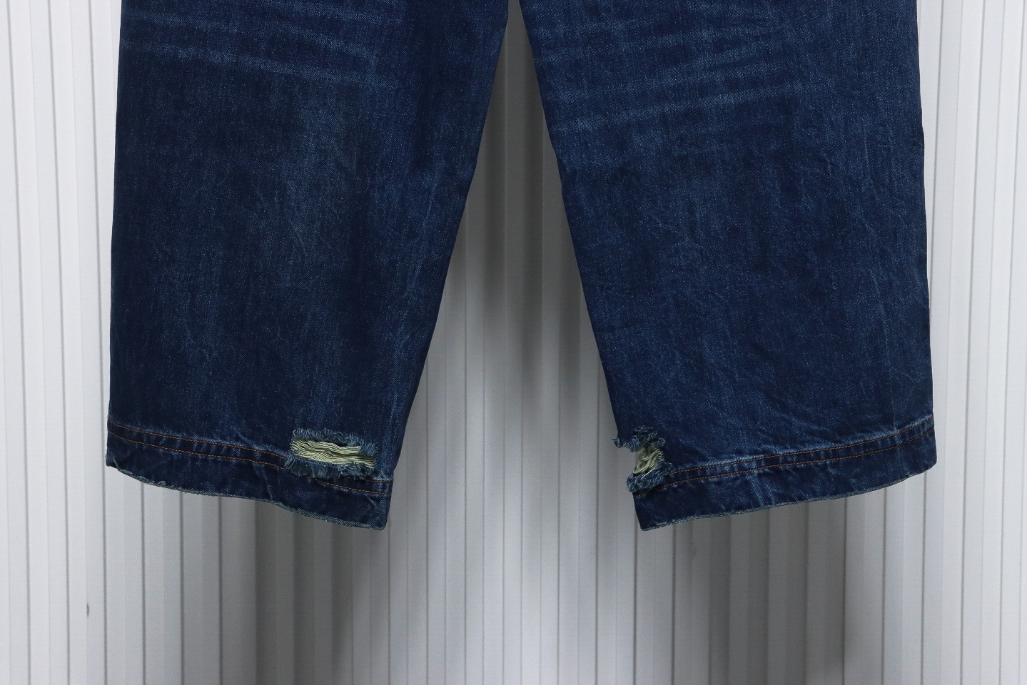 Louis Vuitton 24Fw Enamel Button Washed Distressed Cargo Jeans