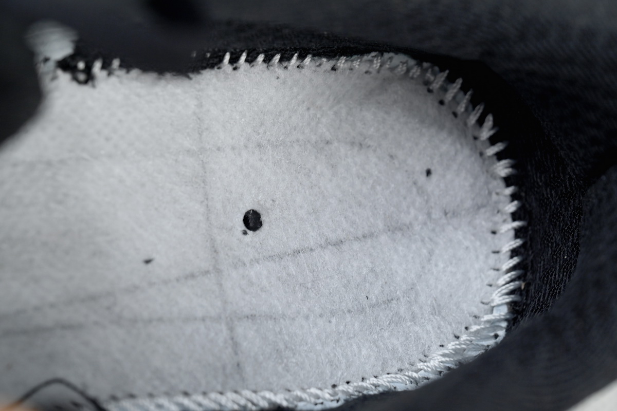 Hoka Clifton 9 GORE-TEX Triple Black 1141470-BBLC