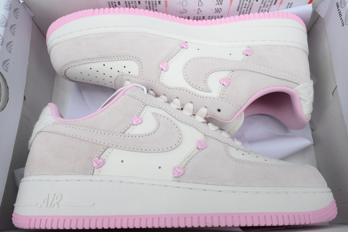 Nike Air Force 1 Low Valentine's Day 2025 HV5992-111