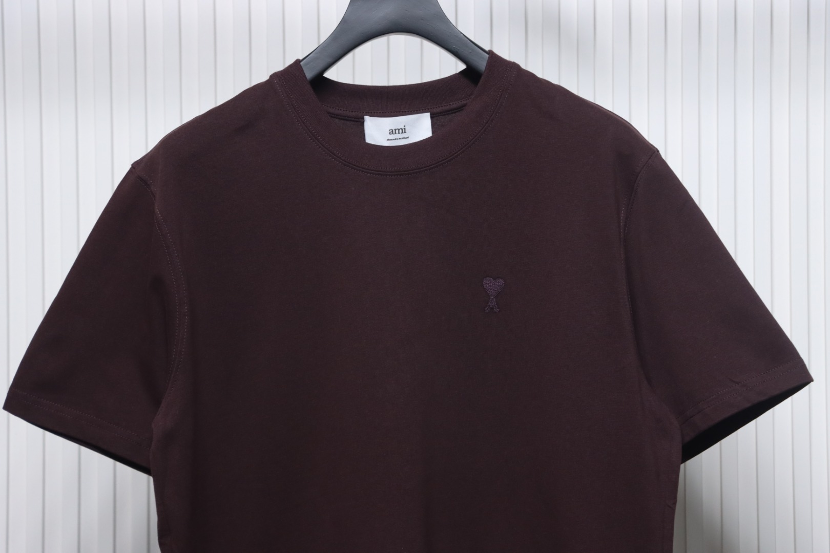 Ami Paris 25SS Embroidered Heart Short Sleeve T-shirt Brown