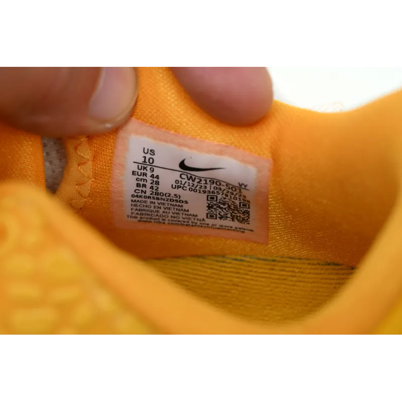 Off-White x Nike Zoom Kobe 5  'Mambacita'  CW2190-501