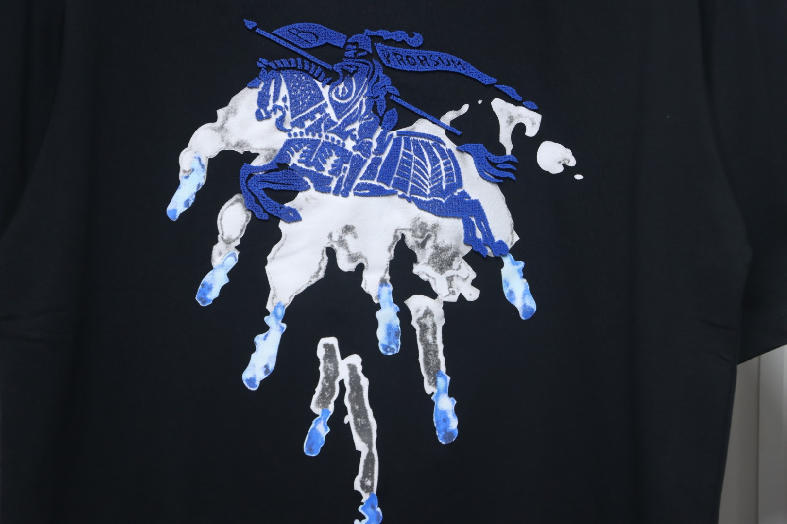 Burberry 25ss Warhorse Toothbrush Embroidery and Ink Splash Print Short Sleeve T-shirt Black