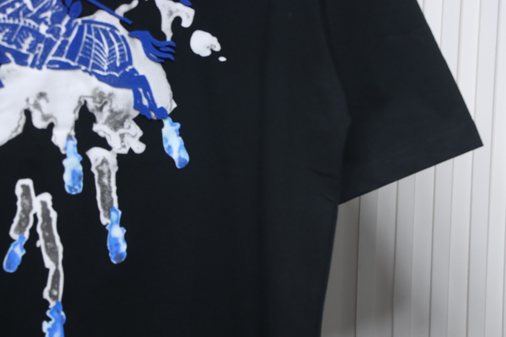 Burberry 25ss Warhorse Toothbrush Embroidery and Ink Splash Print Short Sleeve T-shirt Black