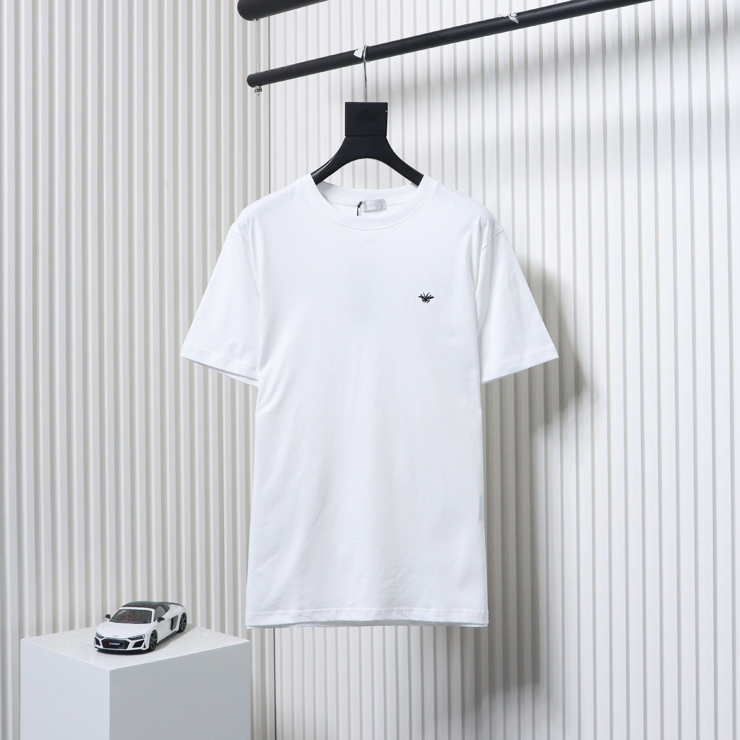 Dior classic bee embroidered short sleeve white