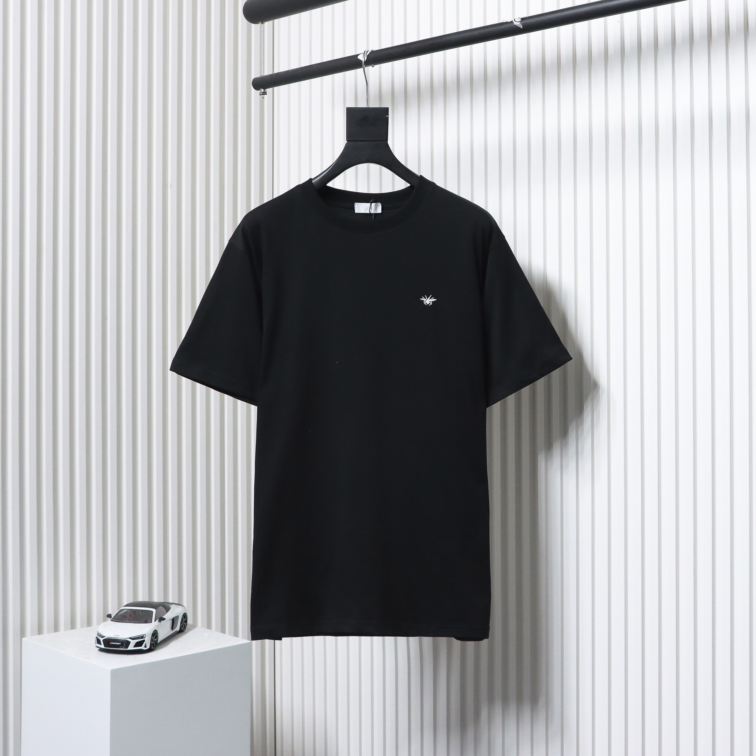 Dior classic bee embroidered short sleeve