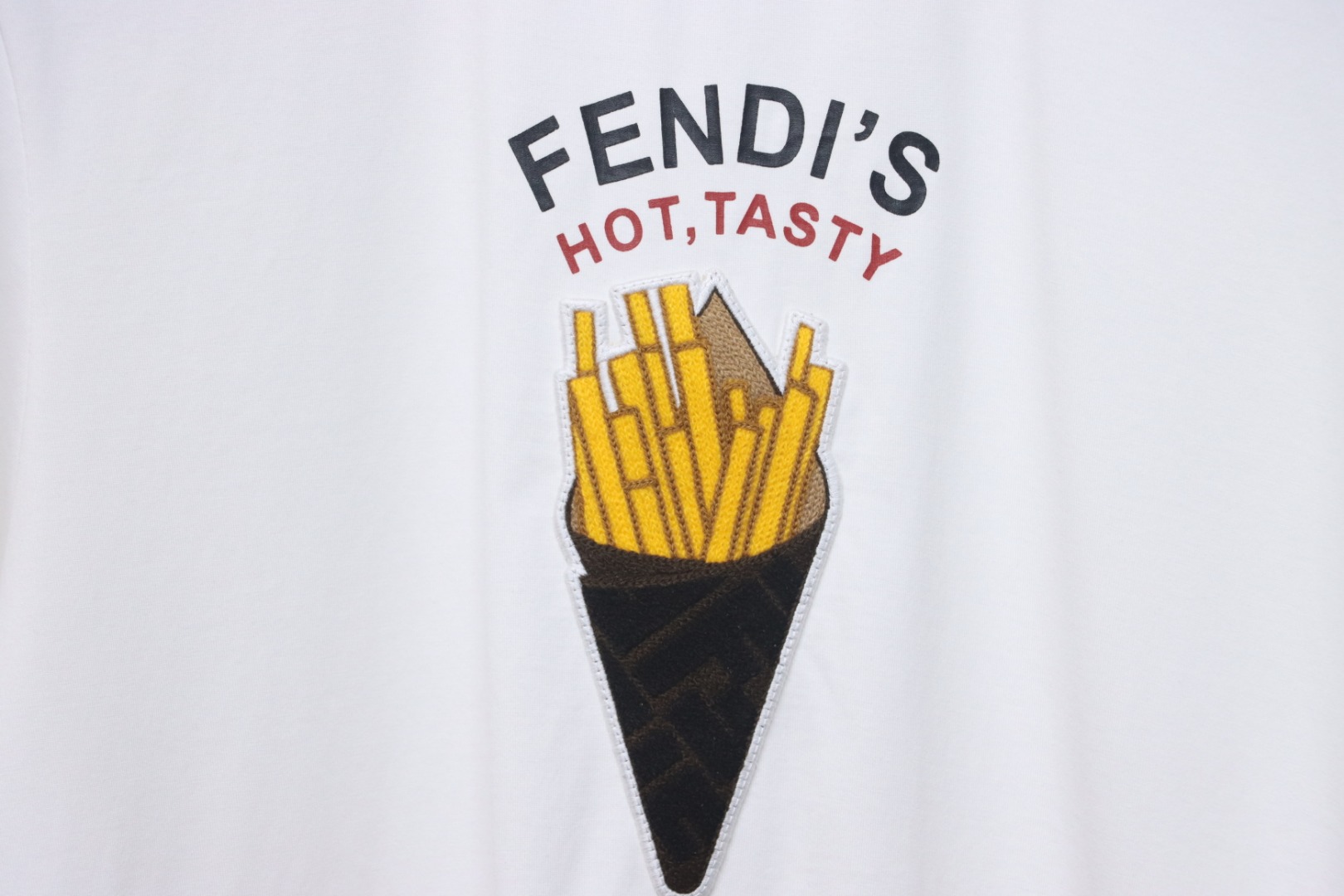 Fendi 25ss French Fries Embroidered Short Sleeve White