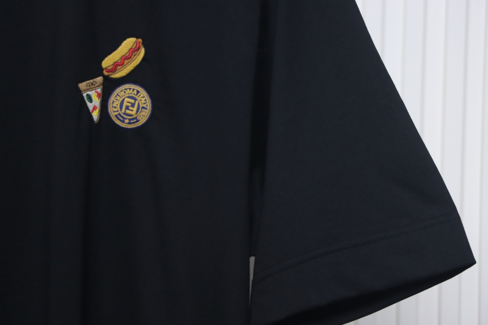 Fendi 25ss hot dog pizza badge embroidered short sleeve black