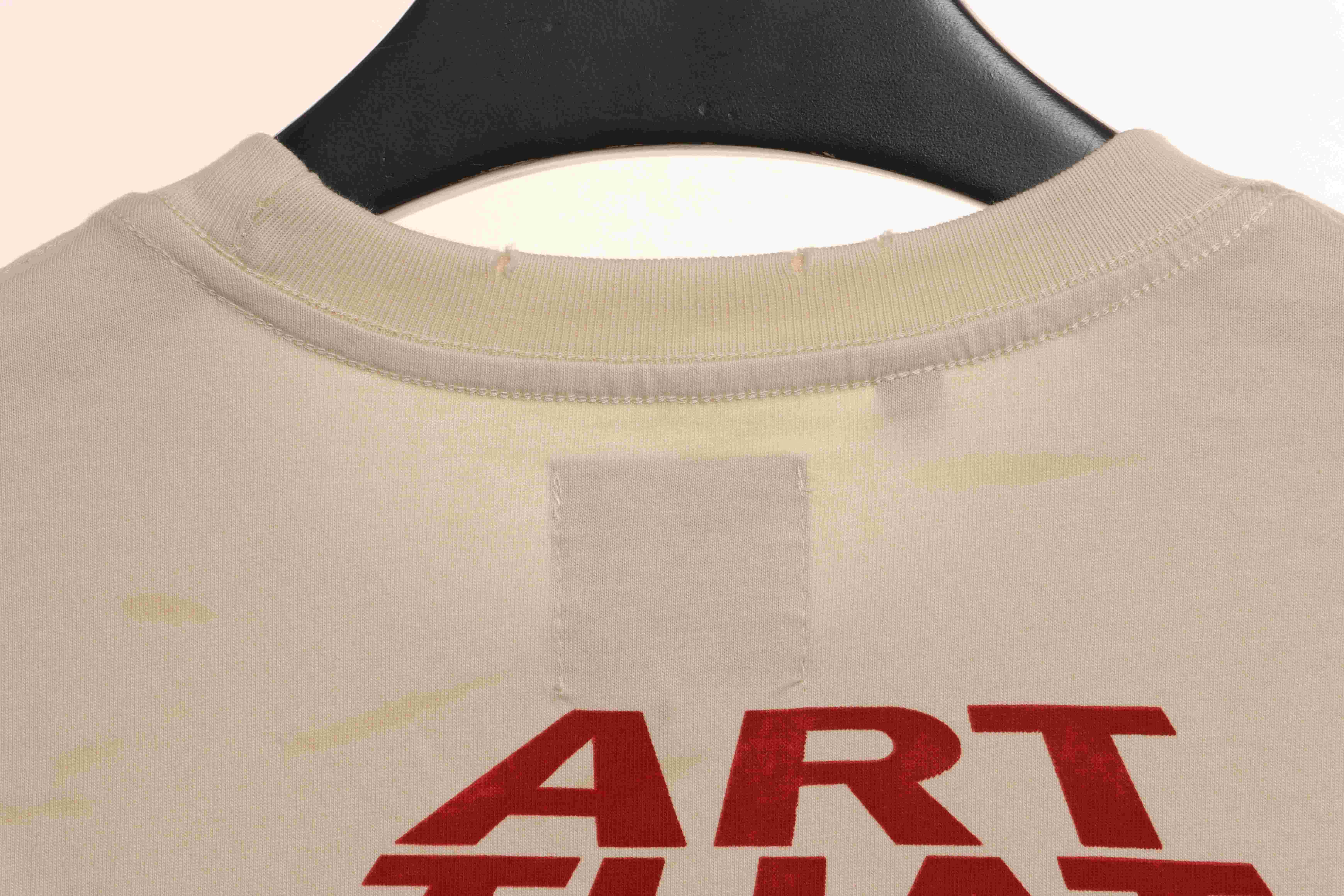 GD portrait print torn short sleeves beige