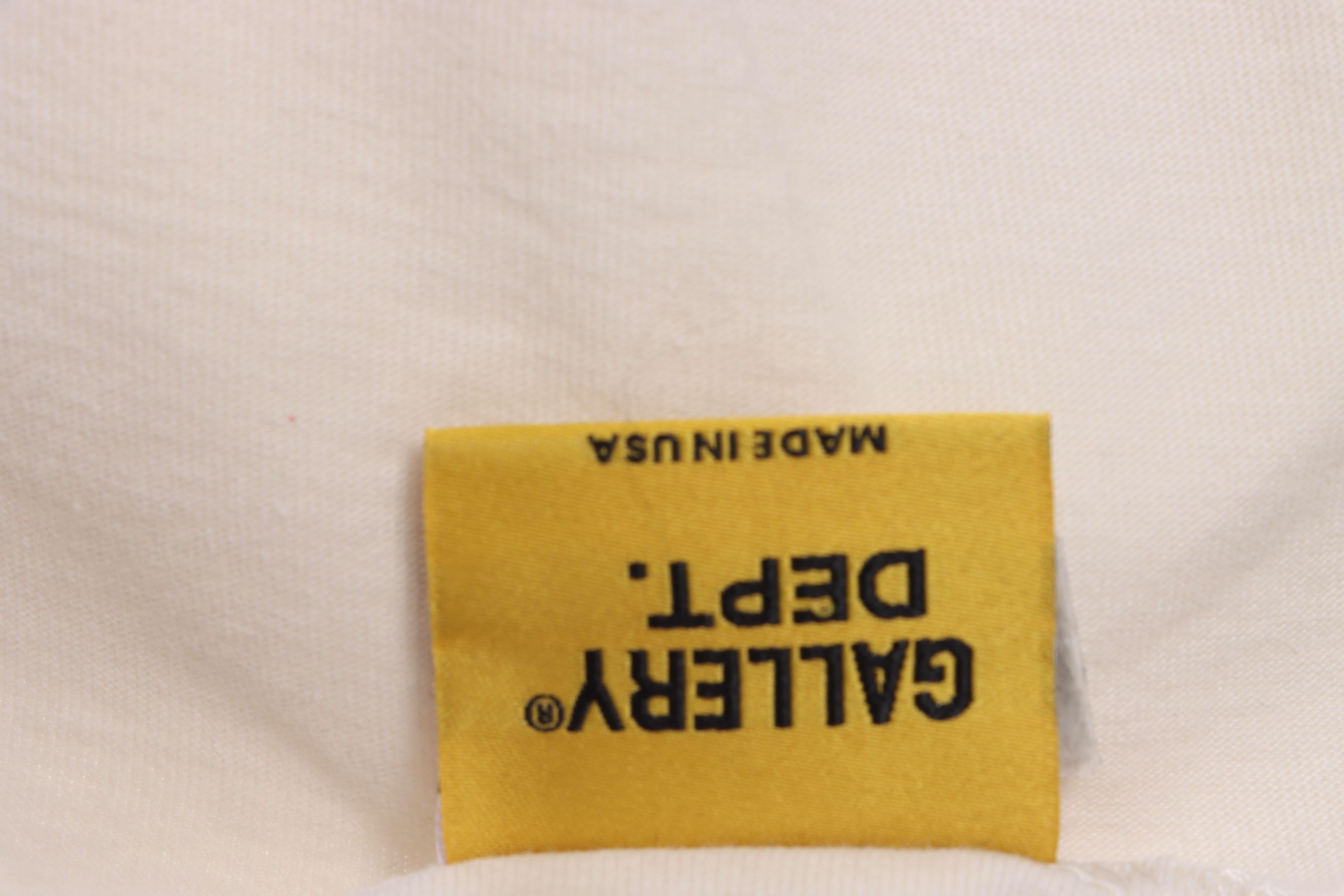 GD tearful eyes pattern short sleeves off-white