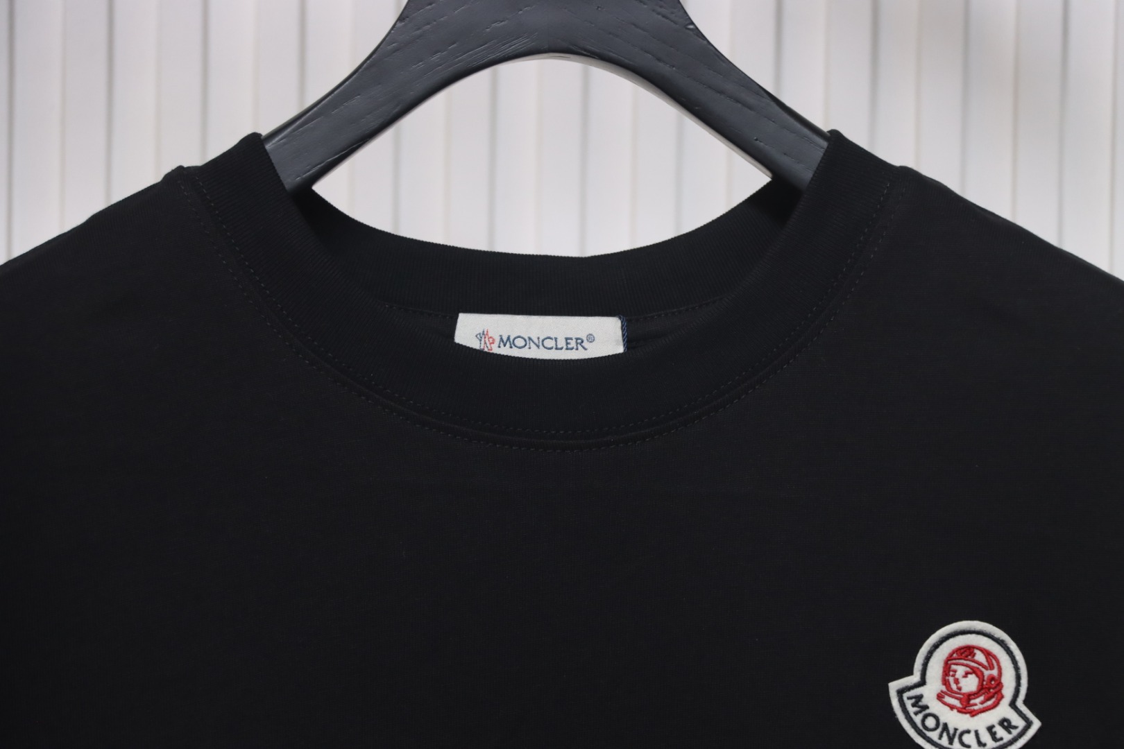 Moncler 25ss astronaut logo short sleeve black