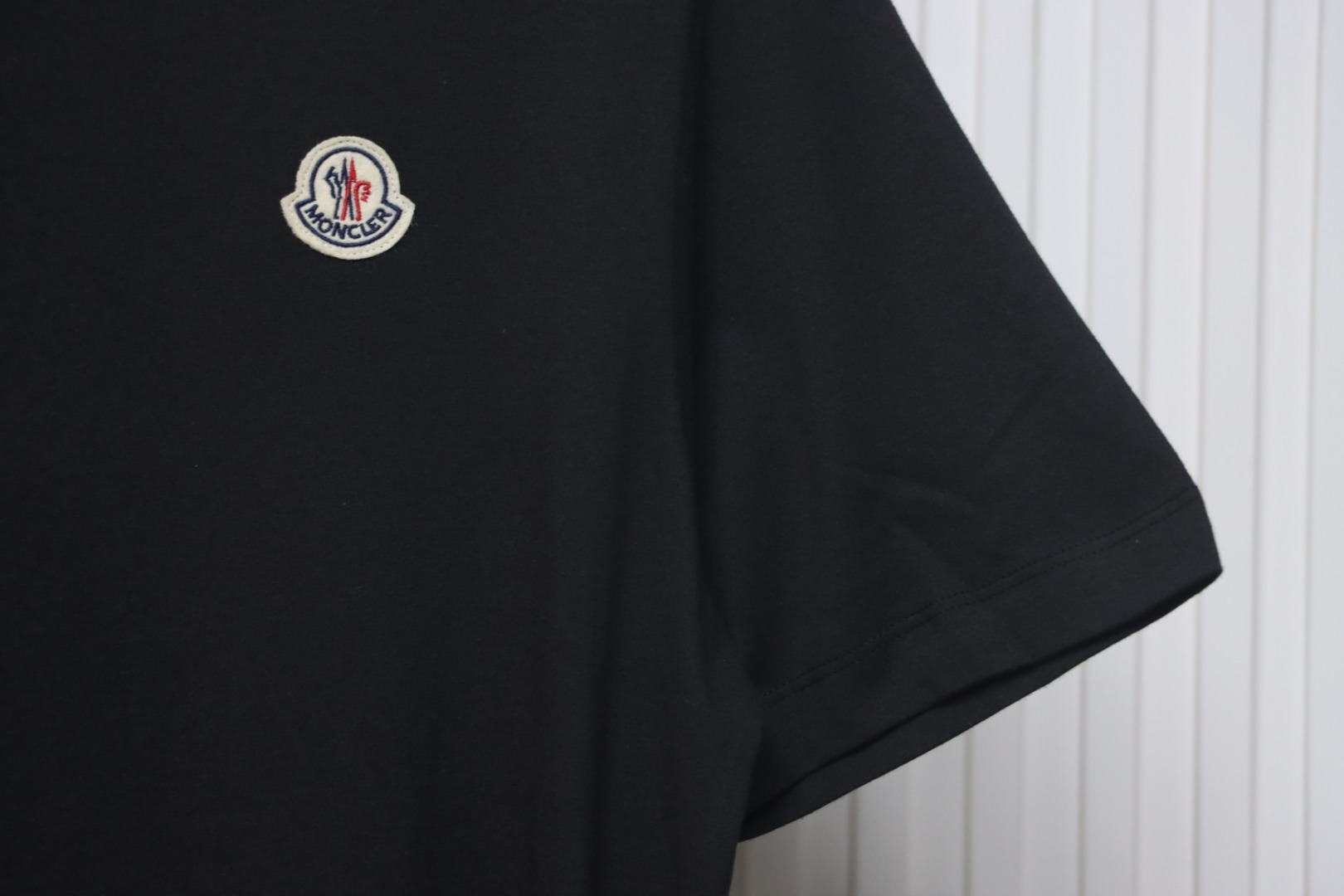 Moncler 25ss classic chest logo short sleeve white