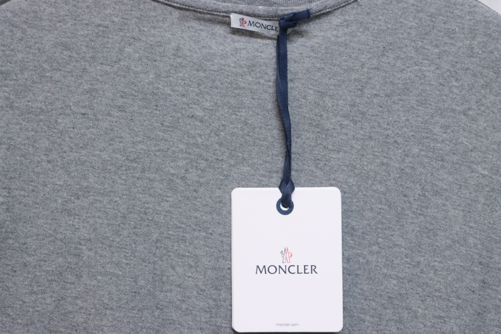 Moncler 25ss classic chest logo short sleeves grey