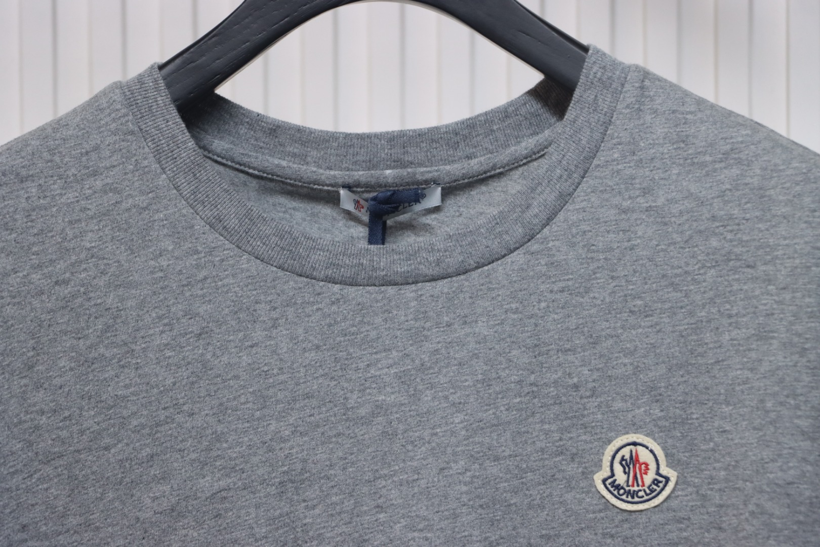 Moncler 25ss classic chest logo short sleeves grey