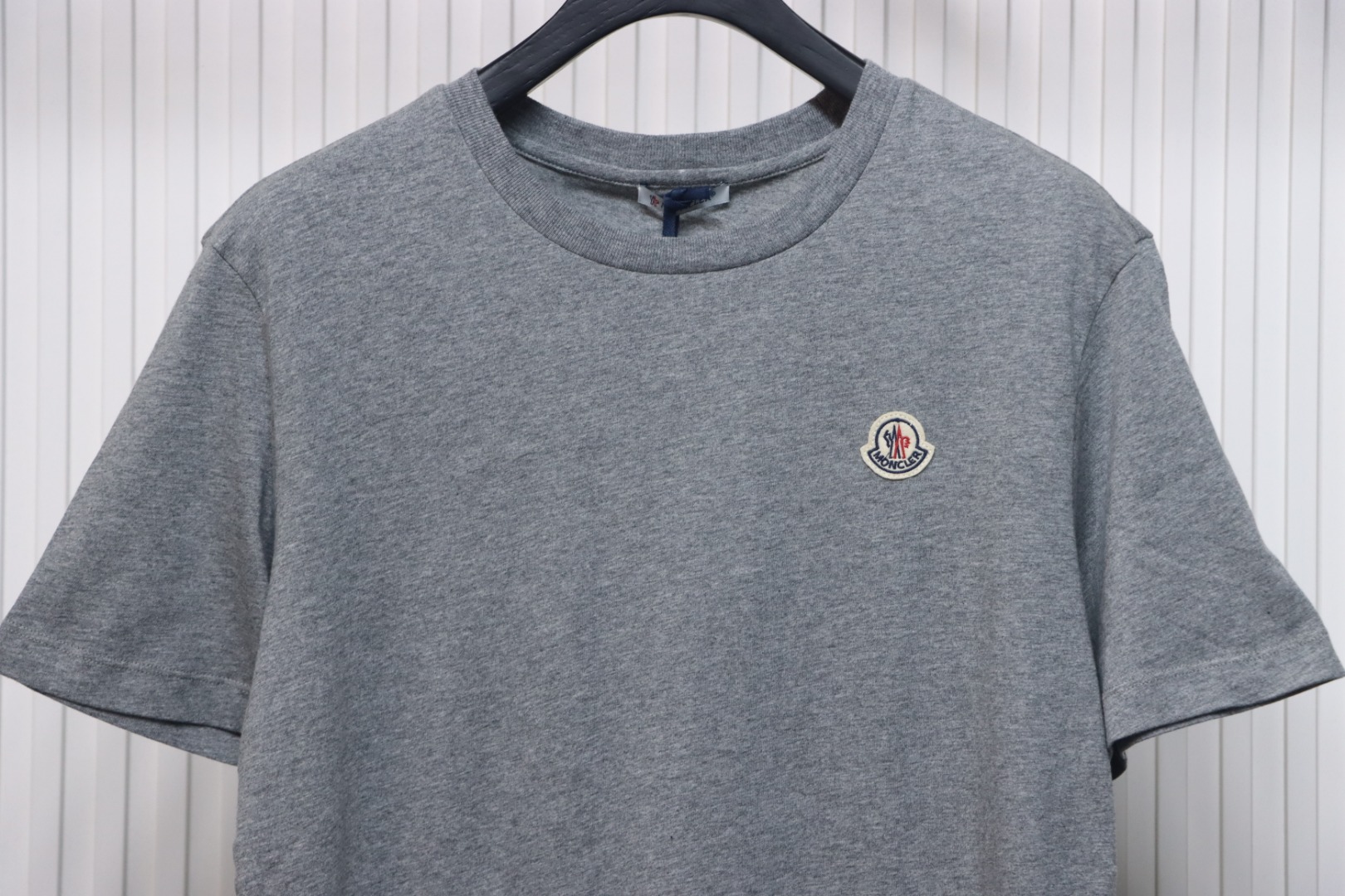 Moncler 25ss classic chest logo short sleeves grey