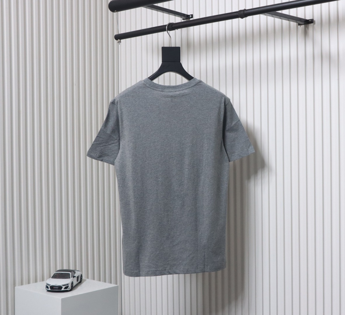 Moncler 25ss classic chest logo short sleeves grey