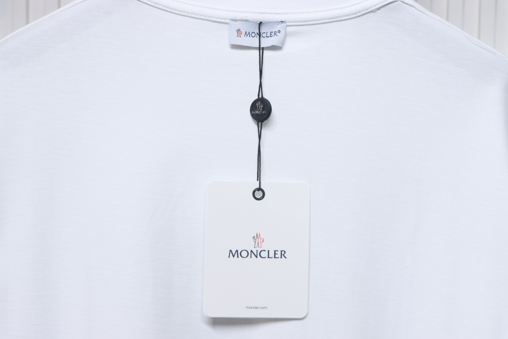 Moncler 25ss embroidered logo short sleeve white