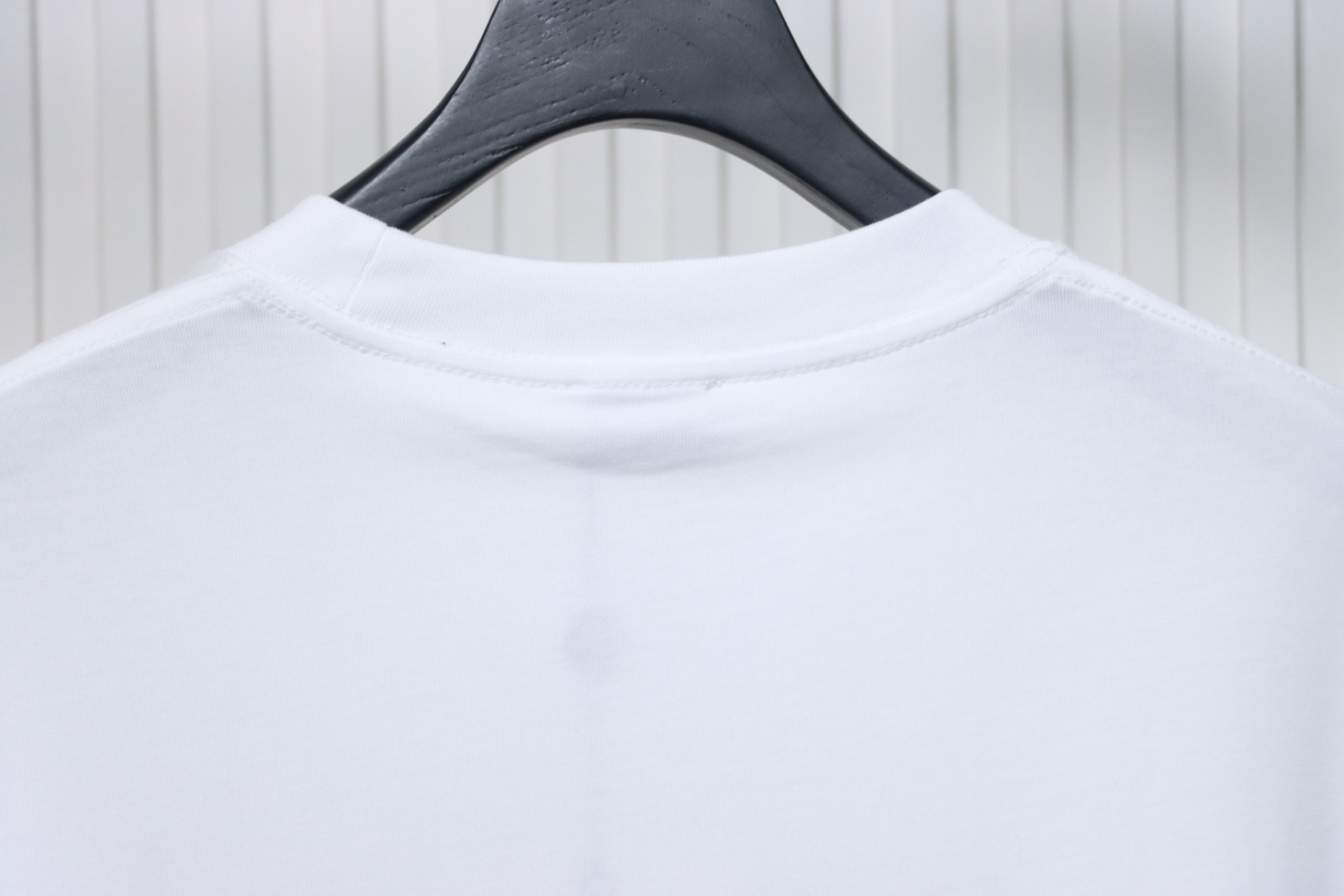 Moncler 25ss embroidered logo short sleeve white