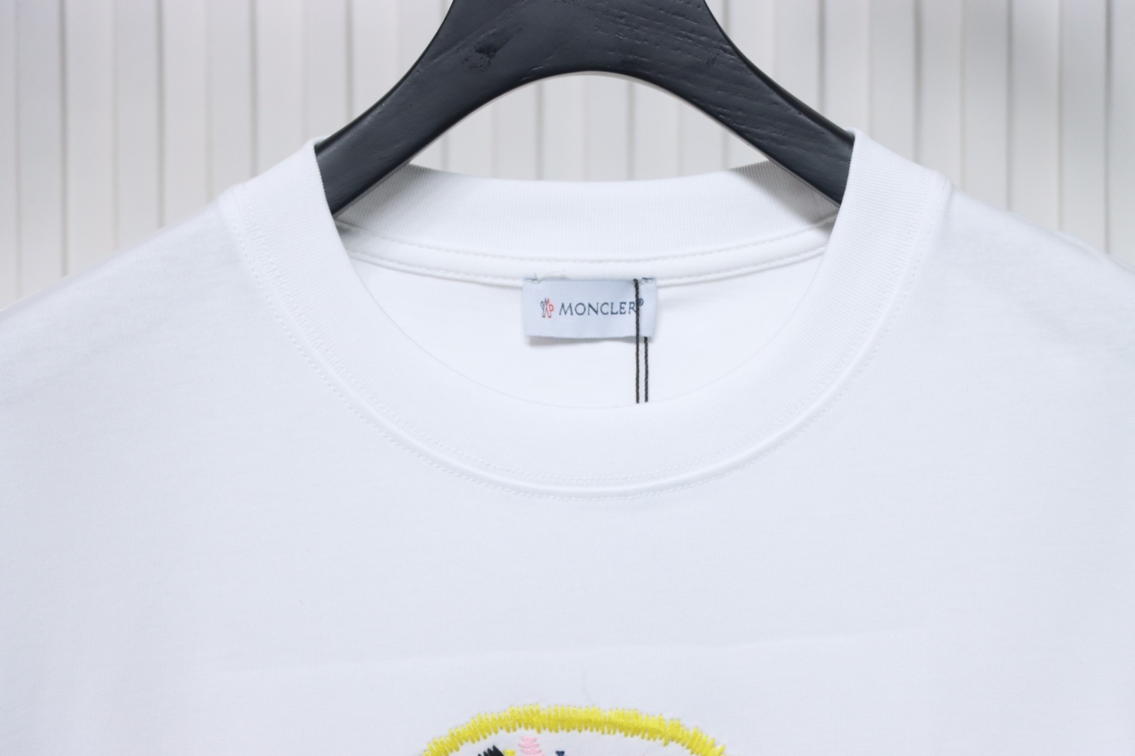 Moncler 25ss embroidered logo short sleeve white