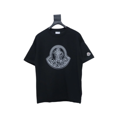 Moncler 25ss overlapping logo print short sleeve black 01