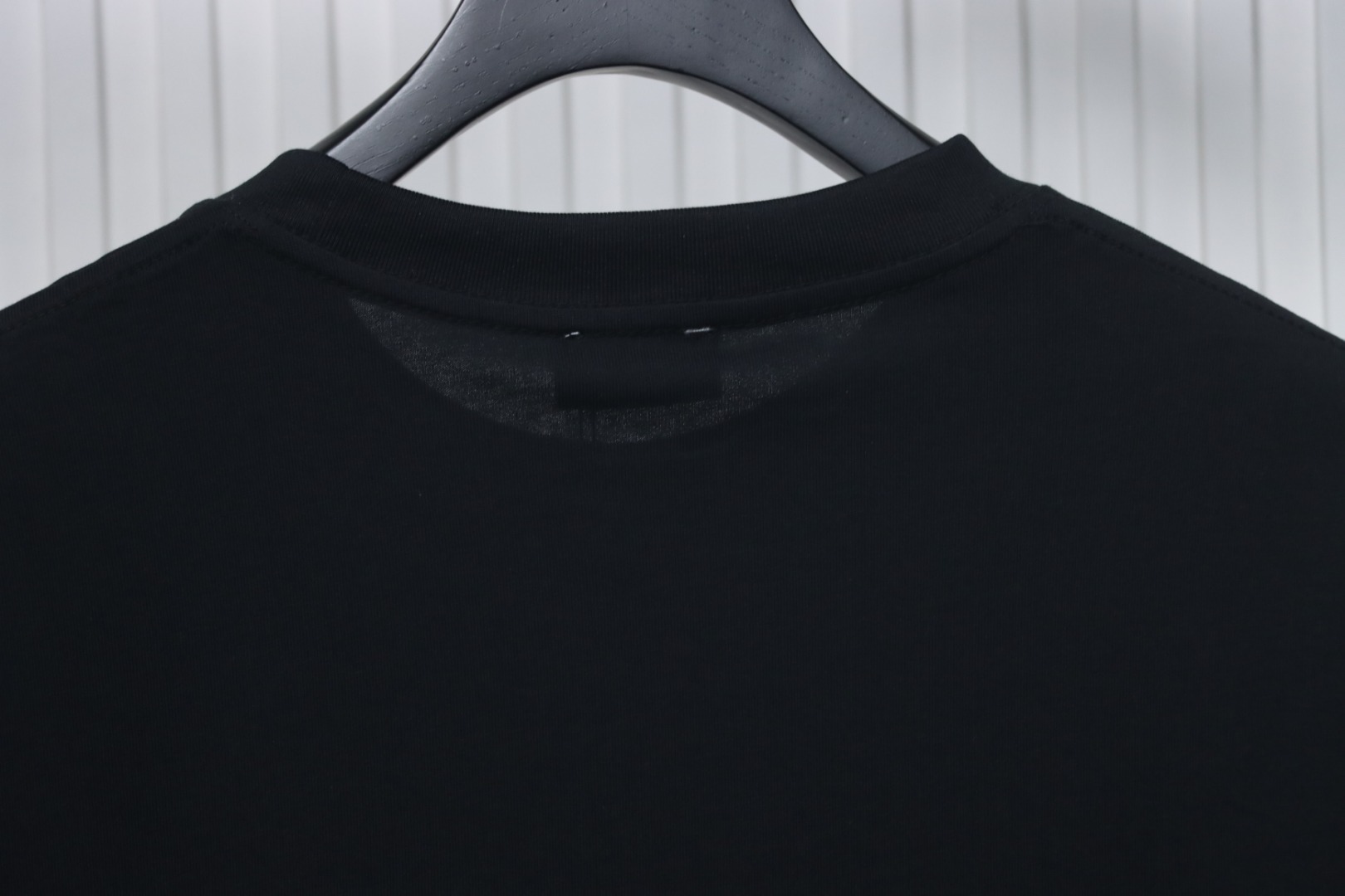 Moncler 25ss overlapping logo print short sleeve black