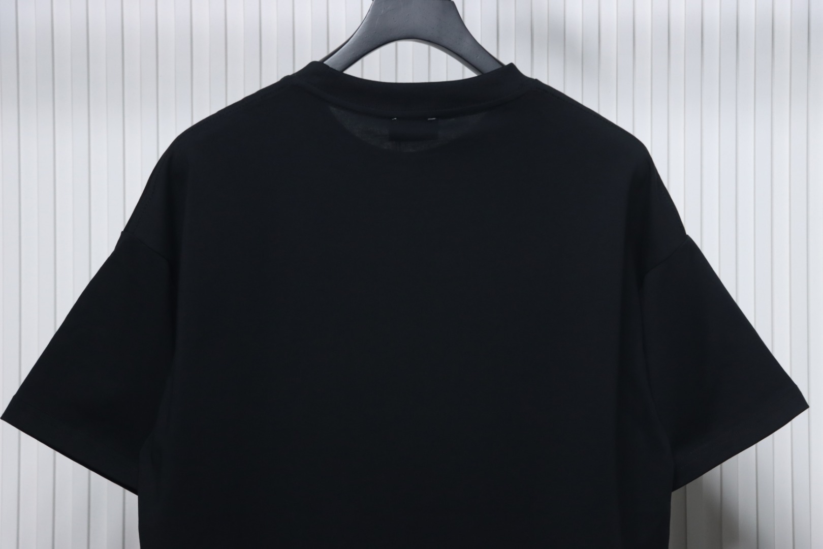 Moncler 25ss overlapping logo print short sleeve black