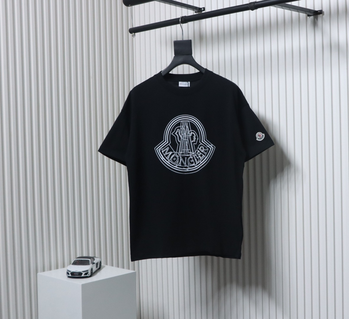 Moncler 25ss overlapping logo print short sleeve black