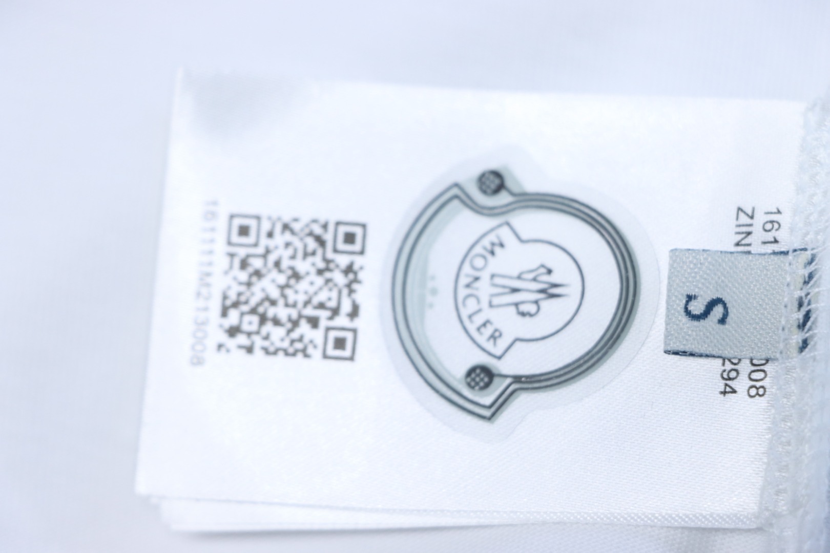 Moncler 25ss overlapping logo print short sleeve white