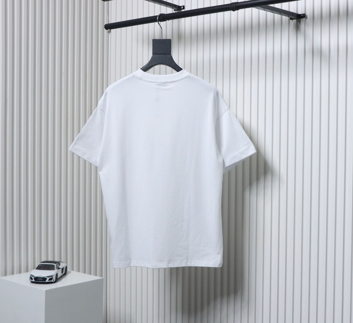 Moncler 25ss overlapping logo print short sleeve white