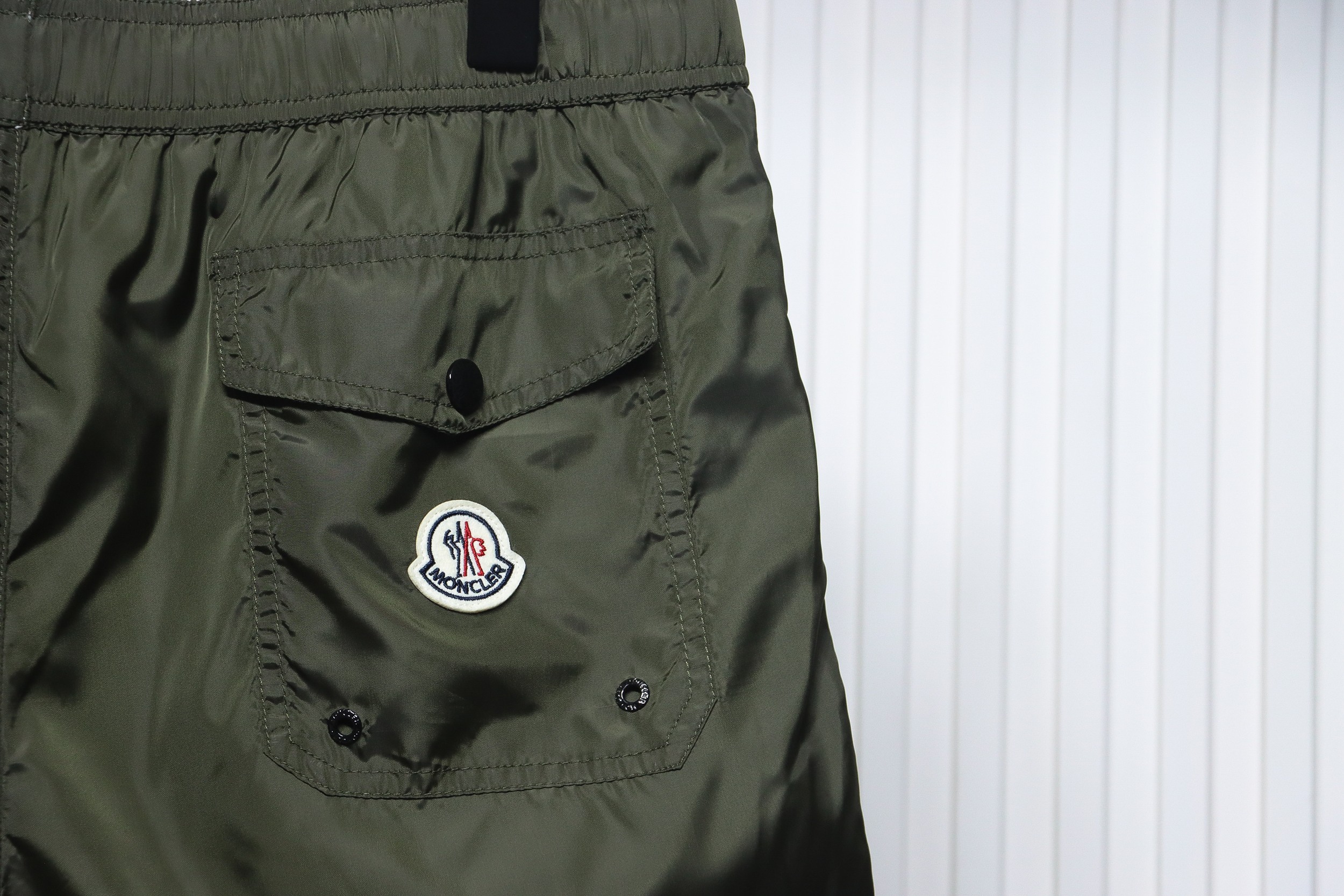Moncler Classic Pocket Logo Woven Shorts Army Green