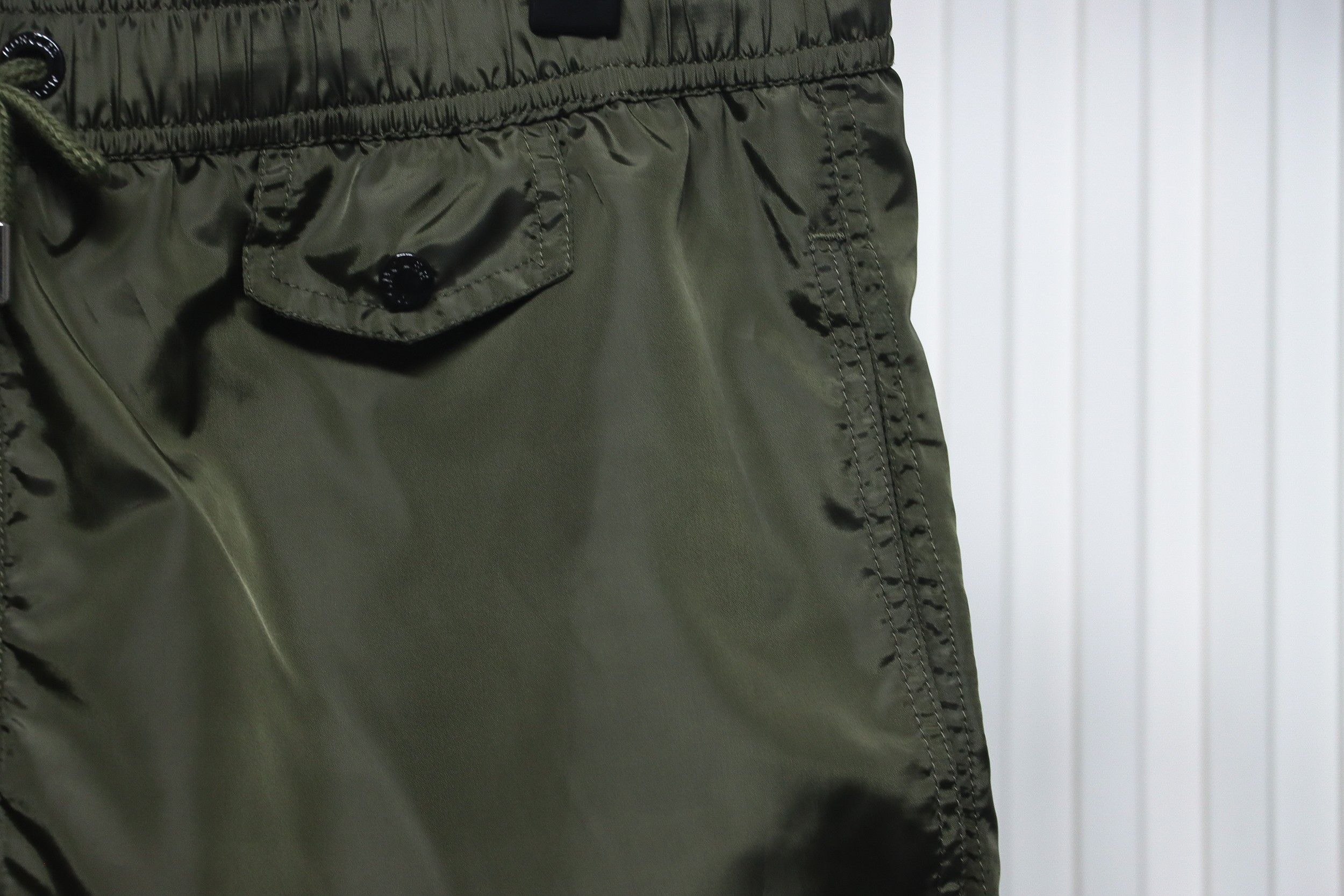 Moncler Classic Pocket Logo Woven Shorts Army Green