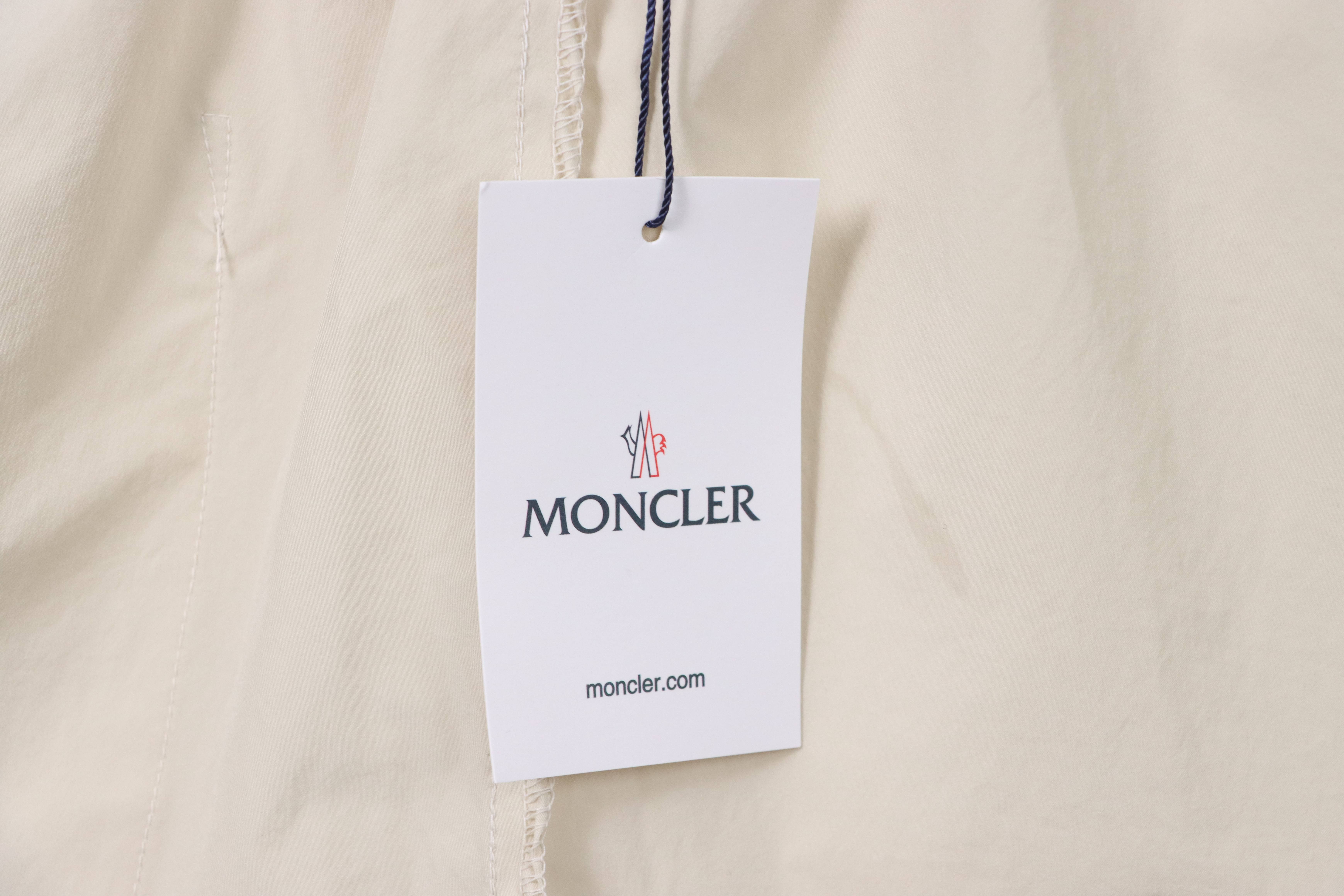 Moncler small logo woven shorts white