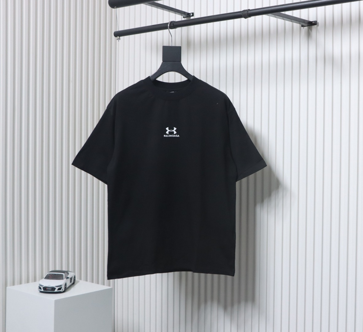 𝘽𝘼𝙇𝙀𝙉𝘾𝙄𝘼𝙂𝘼 × 𝙐𝙣𝙙𝙚𝙧 𝘼𝙧𝙢𝙤𝙪𝙧 BLCG × UA 25SS cross-border joint embroidered short-sleeved T-shirt