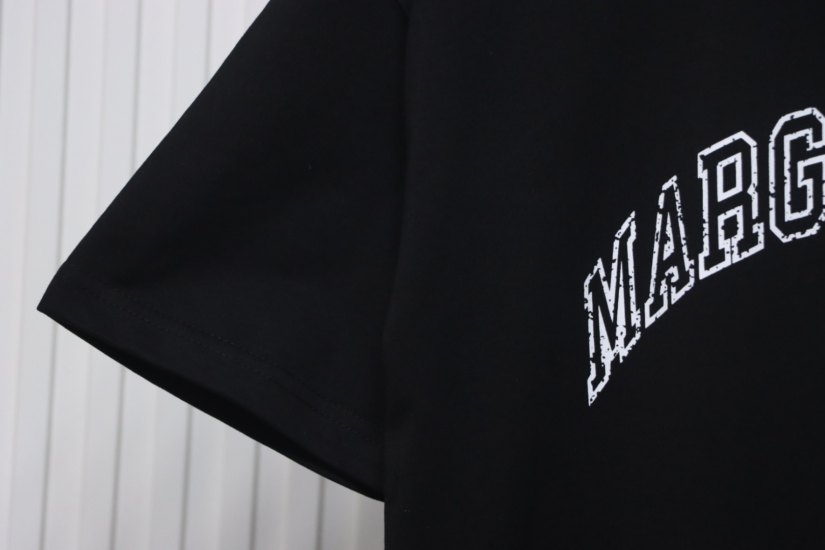 Maison Margiela 25ss mottled arc letter print short sleeve black