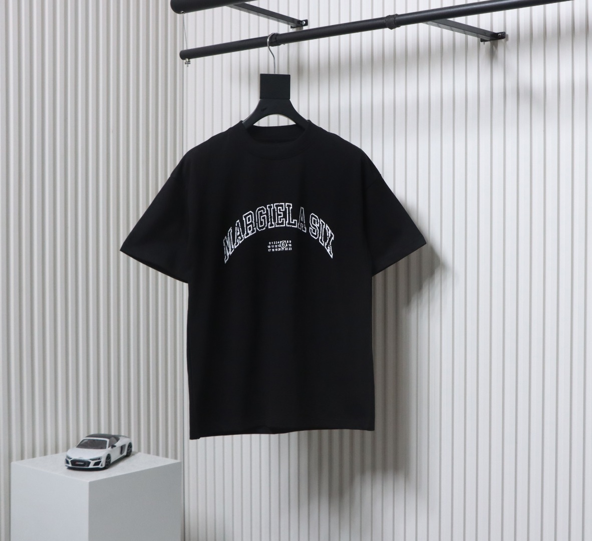 Maison Margiela 25ss mottled arc letter print short sleeve black