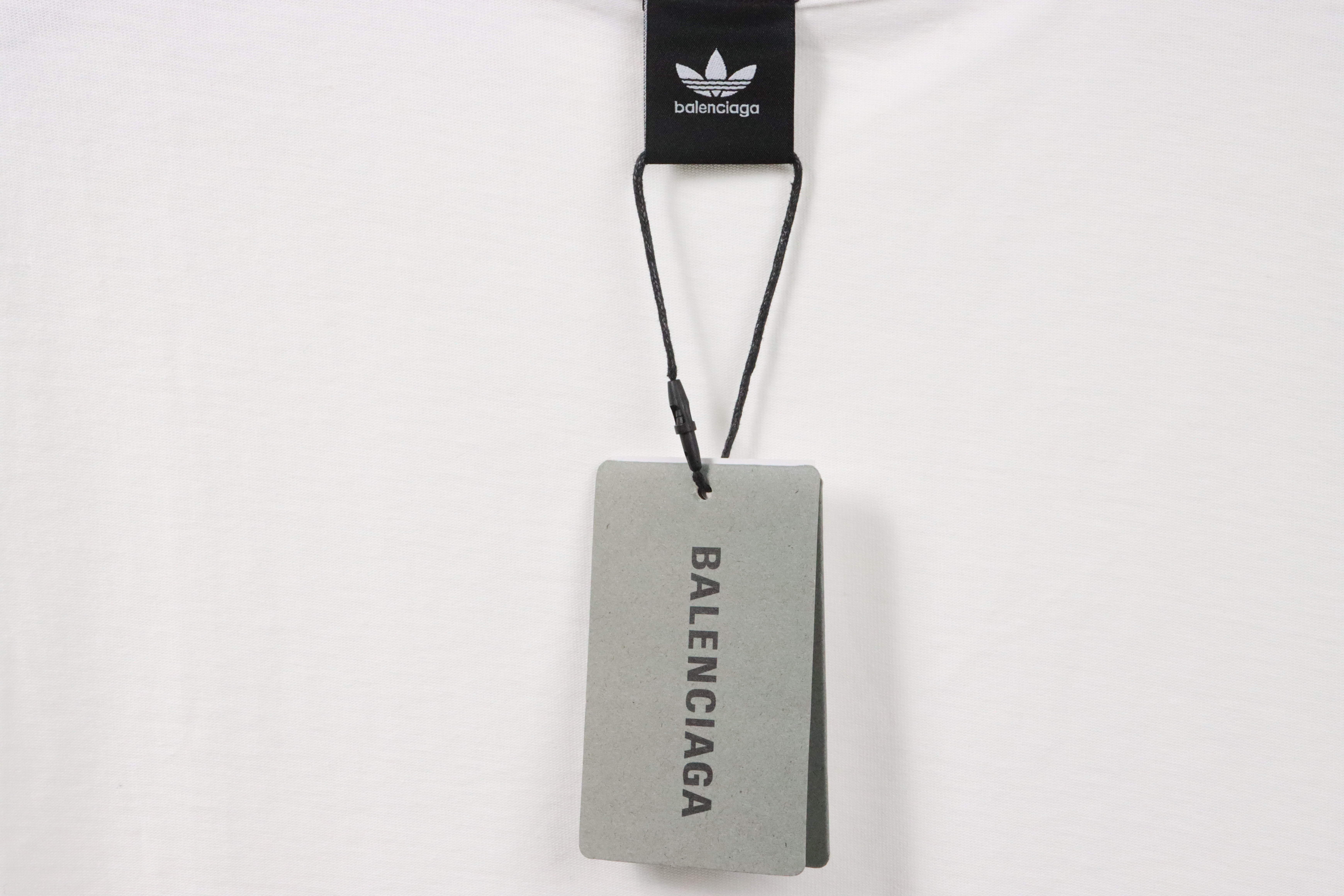 Balenciaga co-branded clover brand LOGO embroidered short sleeves (special price)