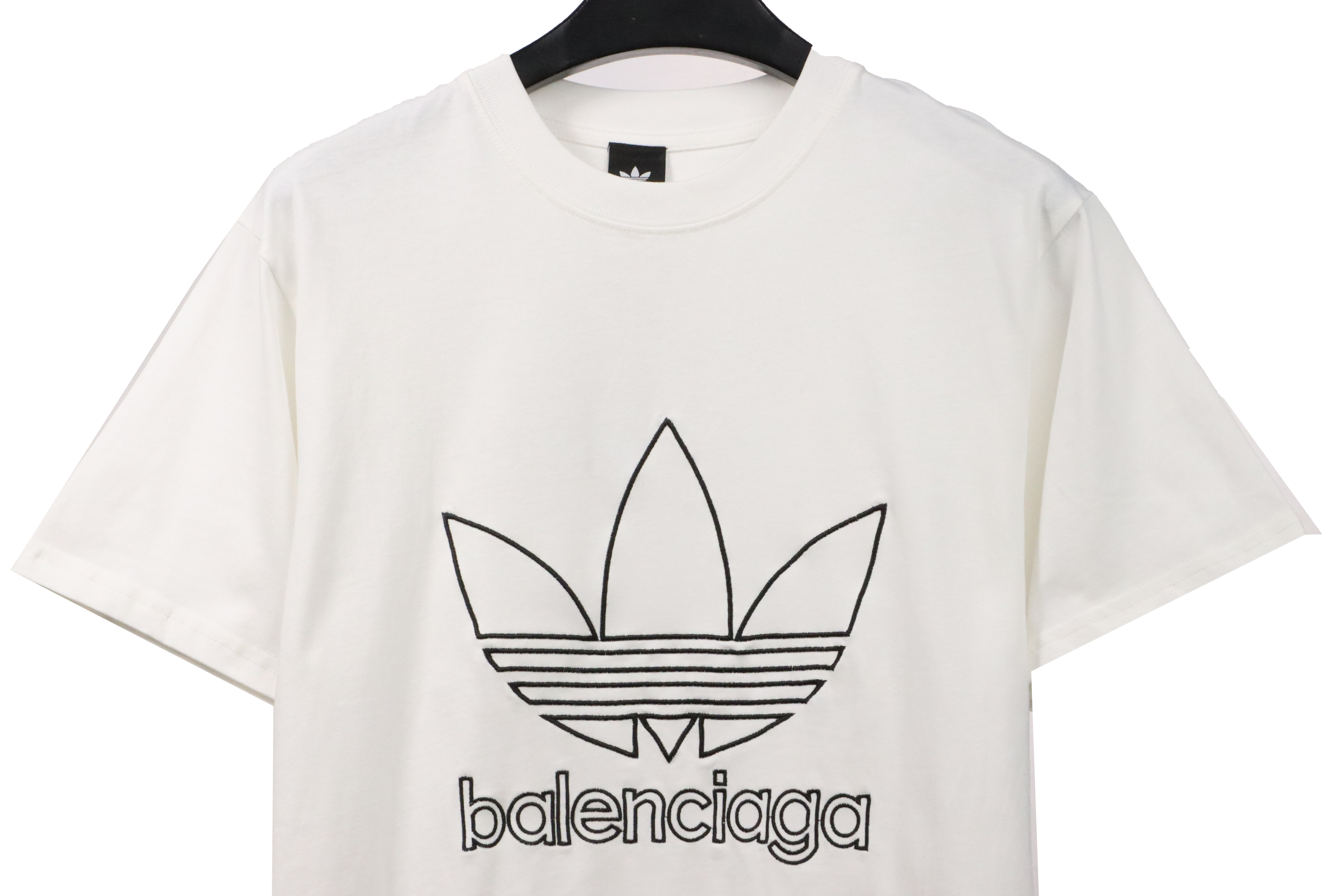 Balenciaga co-branded clover brand LOGO embroidered short sleeves (special price)