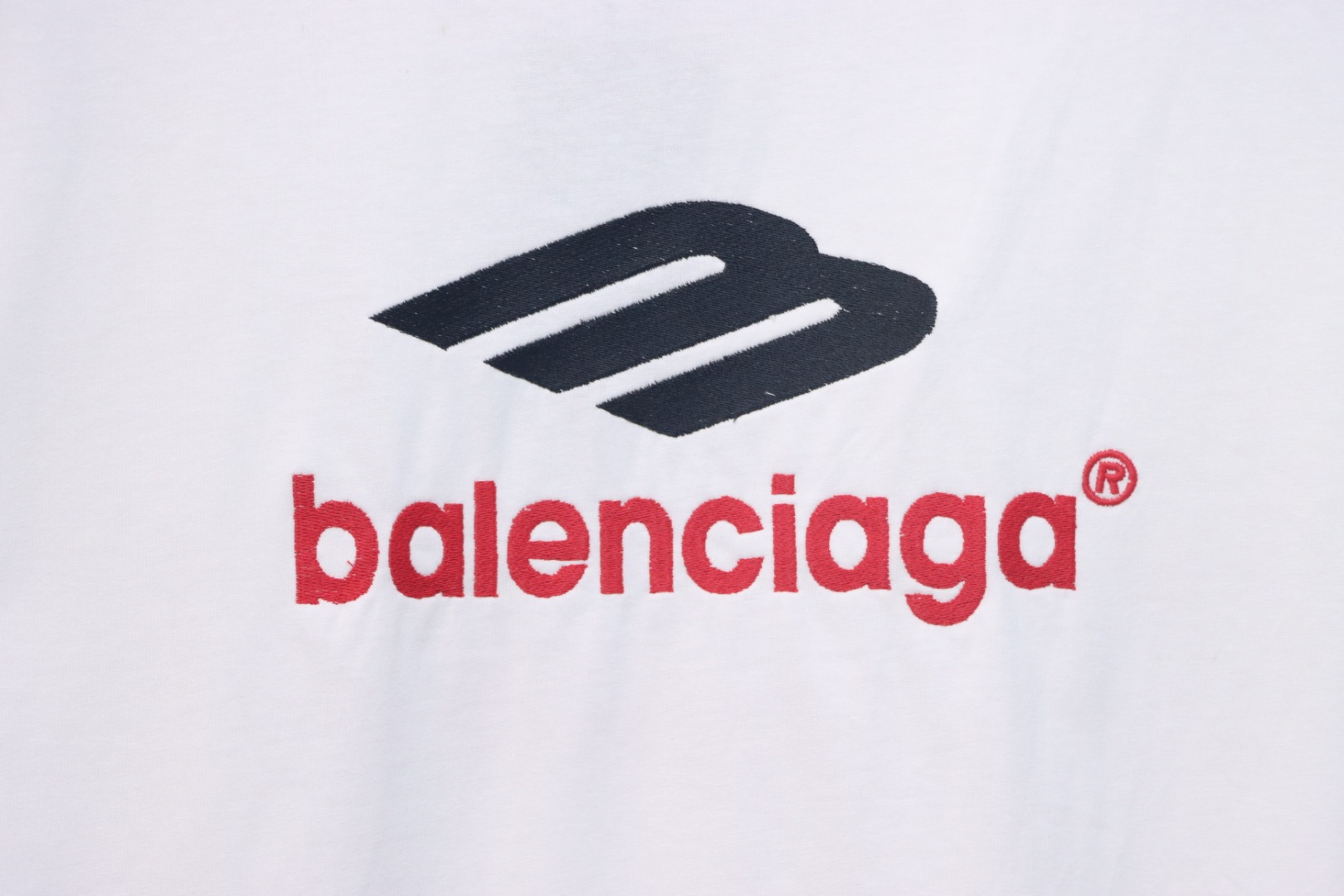 Balenciaga new 3b large m front and back letters embroidered short sleeves white