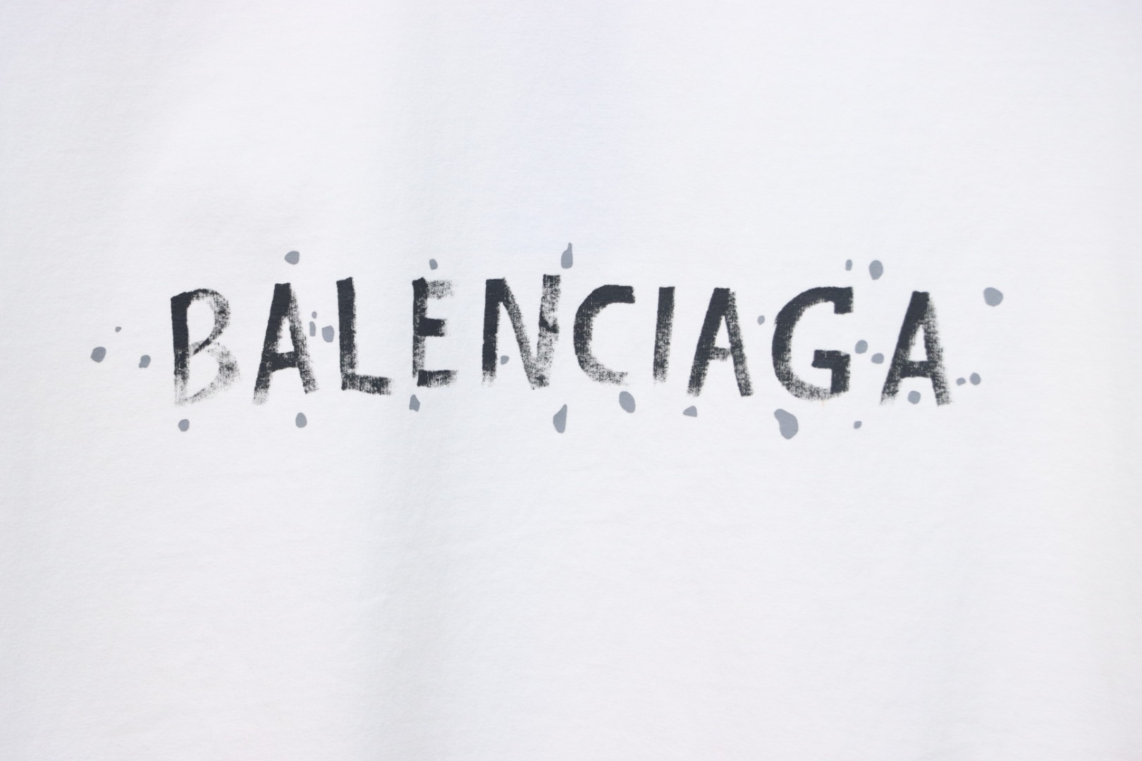 Balenciaga 25ss Letter Double B Hand-painted Washed Hole Short Sleeve T-shirt white