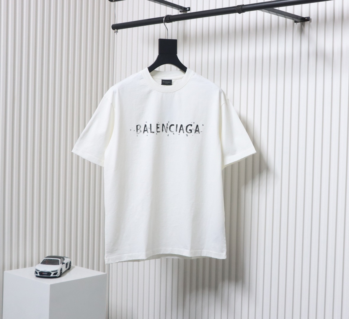 Balenciaga 25ss Letter Double B Hand-painted Washed Hole Short Sleeve T-shirt white